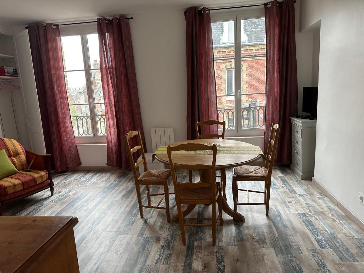 Des Beaux Appartements Deluxe Dieppe Exterior photo